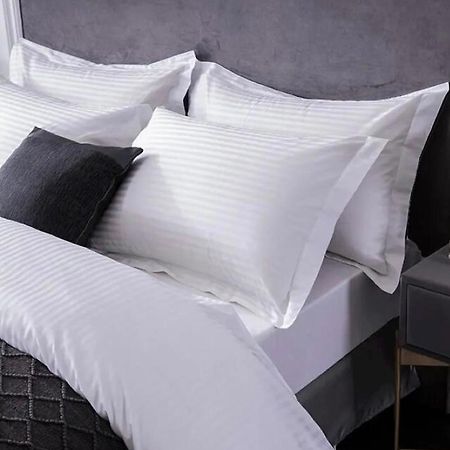 Lora Apartment,Free Private Parking, Self Check In,1 Como Luaran gambar
