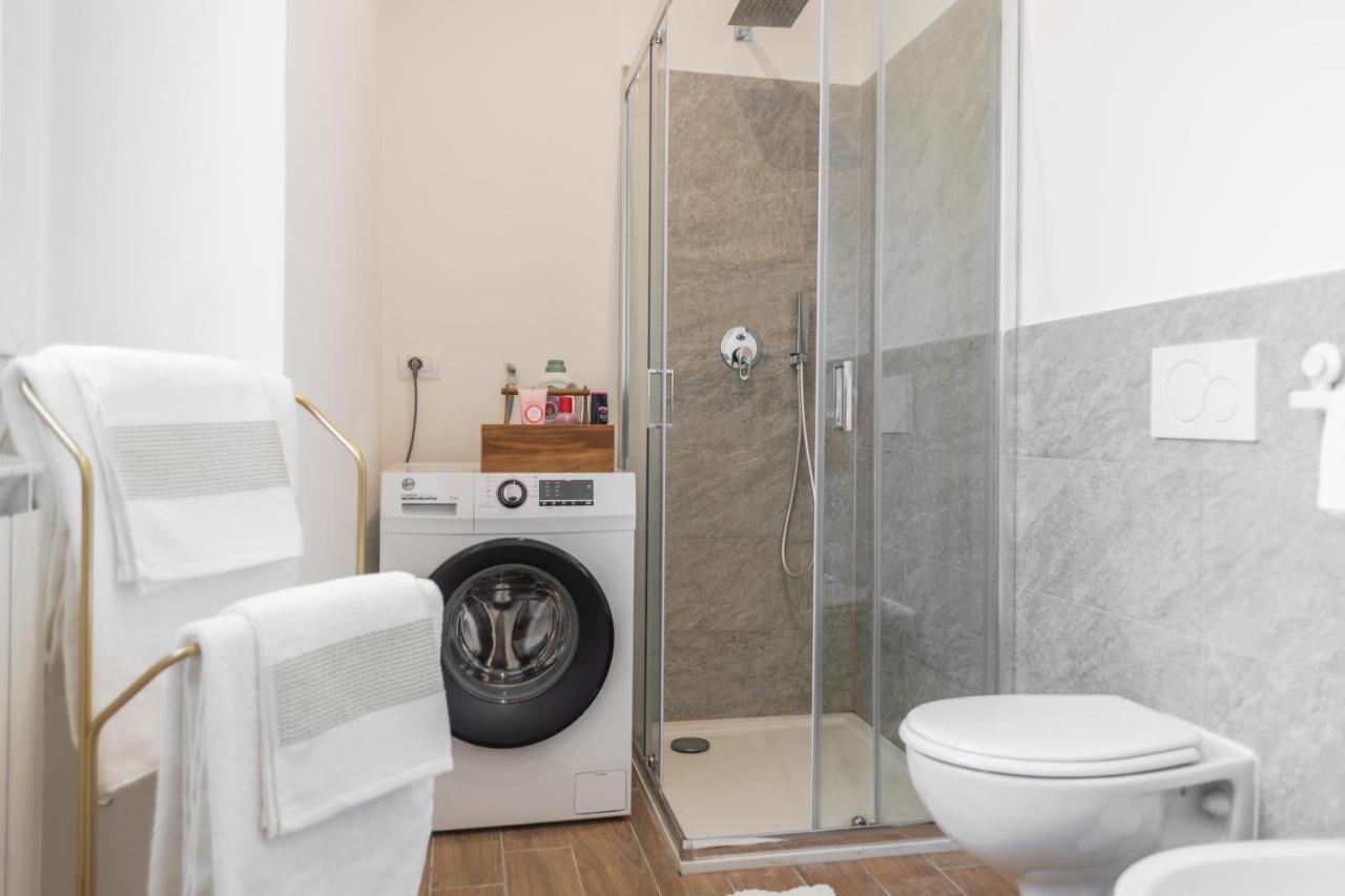 Lora Apartment,Free Private Parking, Self Check In,1 Como Luaran gambar
