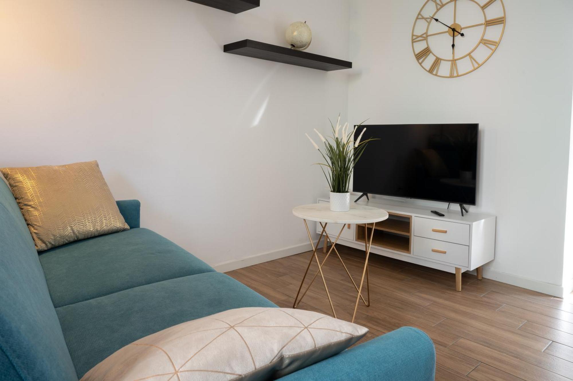 Lora Apartment,Free Private Parking, Self Check In,1 Como Luaran gambar