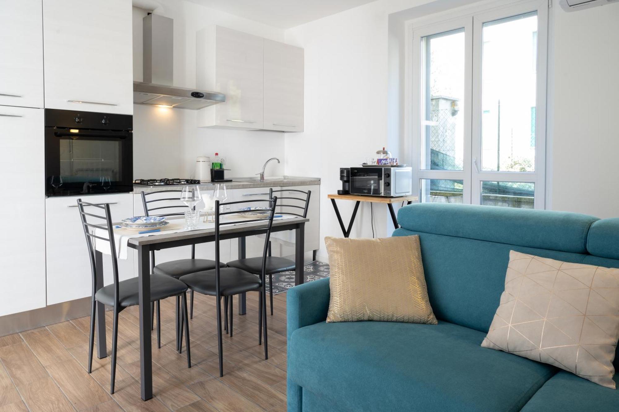 Lora Apartment,Free Private Parking, Self Check In,1 Como Luaran gambar